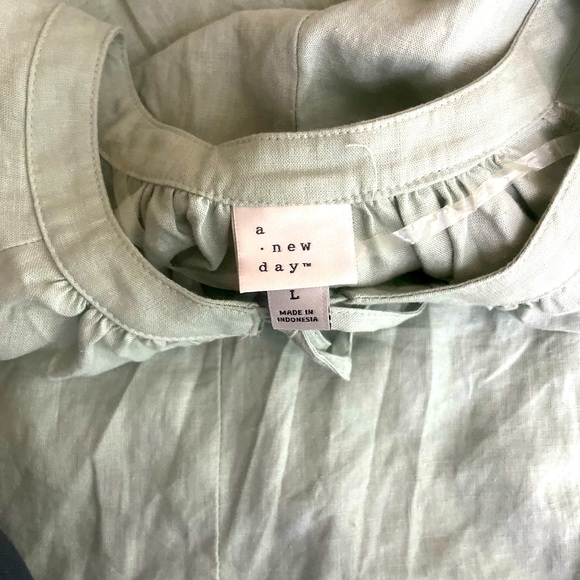 Light Sage Green Long Sleeve Blouse Top - Picture 4 of 11